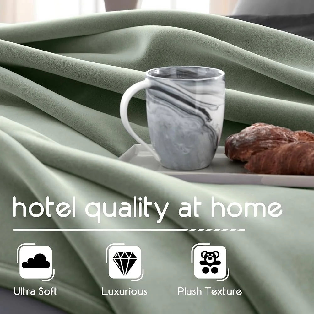 Super Soft Lightweight Insulating Plush Blanket - All Seasons
