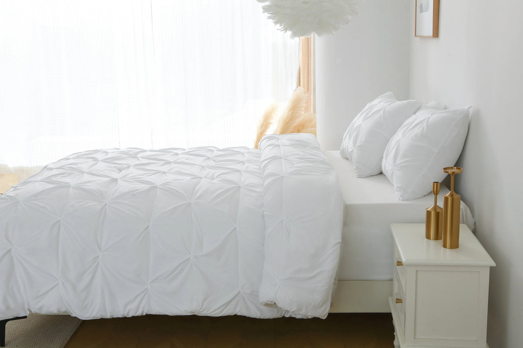 King Comforter Set, 3-Piece Pintuck Bedding Set – White