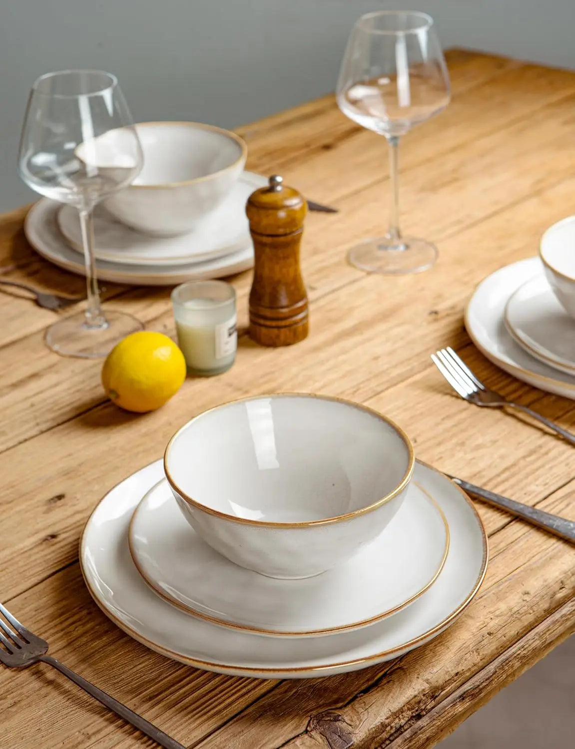 Ocean Round Plates and Bowls 15-Piece Dinnerware Set – Cappuccino White
