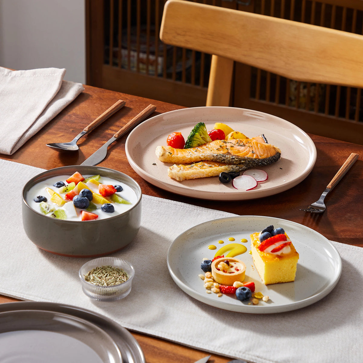 Elegant Everyday 12/24 Pcs Dinnerware Set