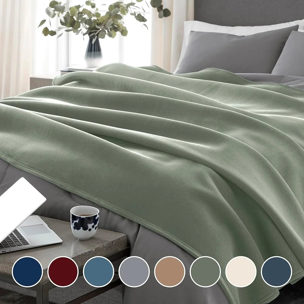 Super Soft Lightweight Insulating Plush Blanket - All Seasons